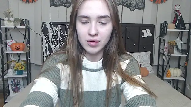 LauraHlot online show from 11/12/25, 06:36