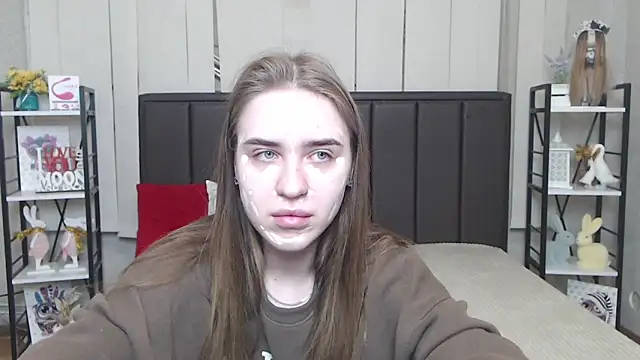 LauraHlot online show from 11/25/25, 06:30