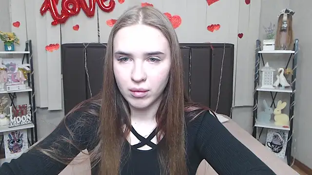 LauraHlot online show from 03/25/26, 07:36