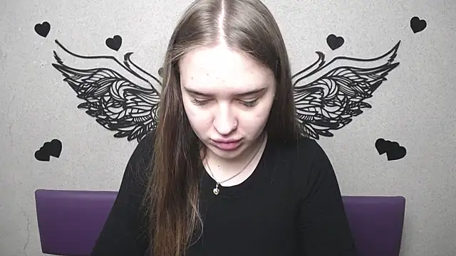 LauraHlot online show from 04/28/26, 05:34