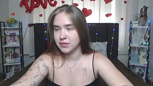 LauraHlot online show from 07/06/26, 08:22