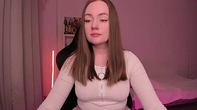 Snapshot of WalkingGirl chatting on 02/06/25, 06:46 WalkingGirl online show from 02/06/25, 06:46