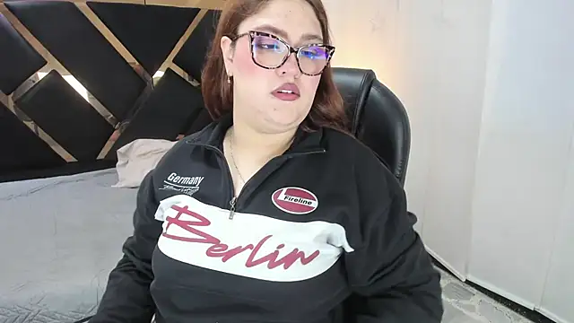 Camiila Osorio online show from 06/30/26, 07:15