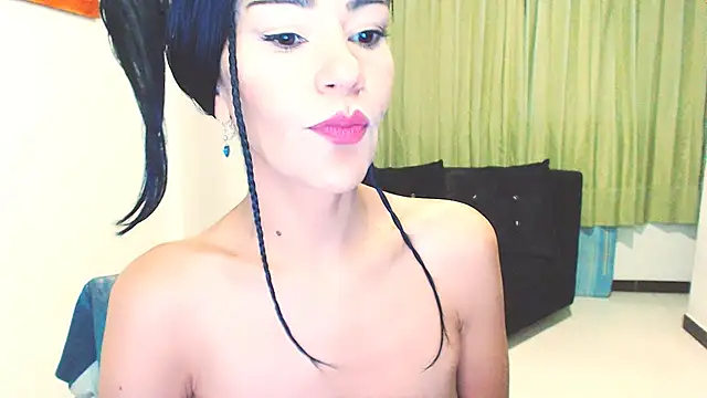 Snapshot of Stephanie520 chatting on 01/17/25, 08:24 Stephanie520 online show from 01/17/25, 08:24