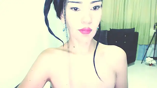 Snapshot of Stephanie520 chatting on 02/14/25, 11:53 Stephanie520 online show from 02/14/25, 11:53