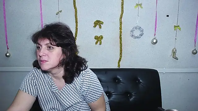 LuciaMii online show from 01/12/25, 09:08