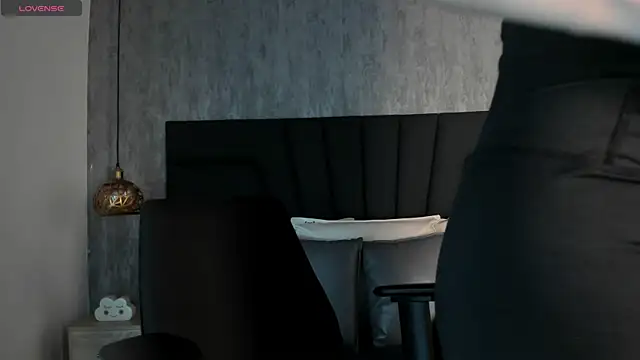 Snapshot of SARA_STONE17 chatting on 02/10/25, 05:30 SARA STONE17 online show from 02/10/25, 05:30