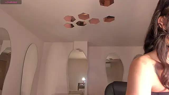 ValeriaVelvet online show from 05/26/26, 12:12