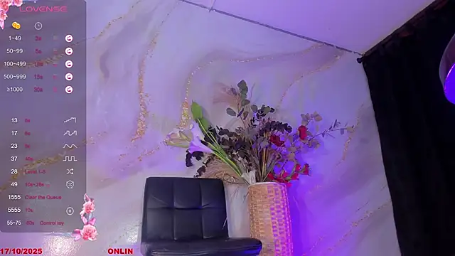 Snapshot of Karla-Ebony chatting on 10/17/25, 01:57 Karla-Ebony online show from 10/17/25, 01:57