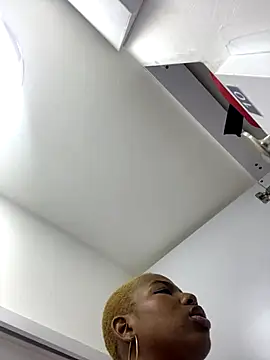 Snapshot of KenyaMystic chatting on 12/03/25, 07:12 KenyaMystic online show from 12/03/25, 07:12