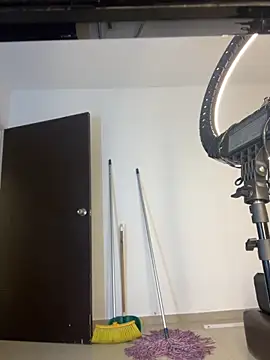 Snapshot of KenyaMystic chatting on 12/05/25, 07:21 KenyaMystic online show from 12/05/25, 07:21