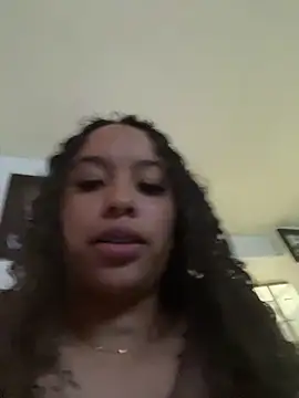 Snapshot of MarieLeon chatting on 10/03/25, 09:45 MarieLeon online show from 10/03/25, 09:45