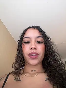 MarieLeon online show from 05/16/26, 07:45