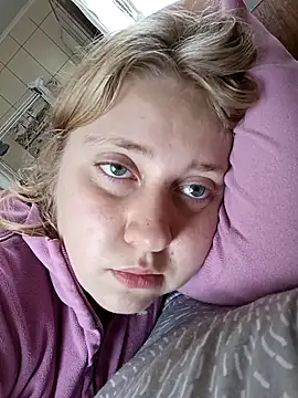 Snapshot of AnastasiaSky19 chatting on 10/02/25, 11:28 AnastasiaSky19 online show from 10/02/25, 11:28