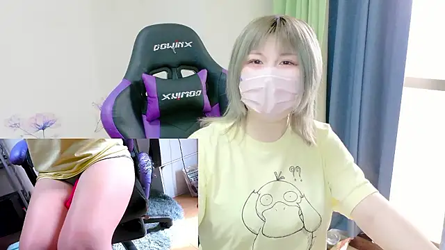 Snapshot of hazuki_8008 chatting on 02/24/26, 03:04 hazuki 8008 online show from 02/24/26, 03:04