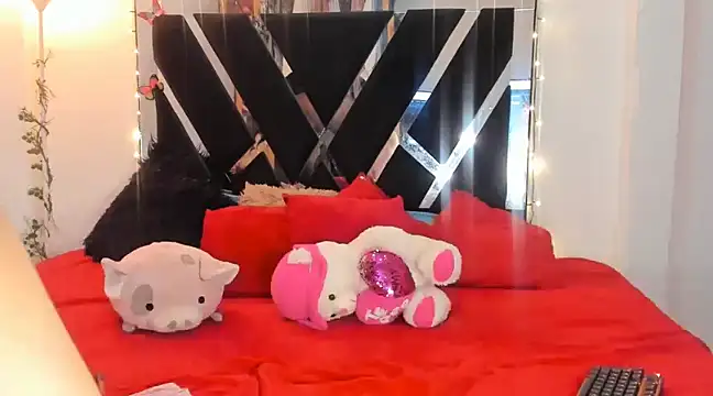 Snapshot of Charllote23 chatting on 01/27/25, 11:43 Charllote23 online show from 01/27/25, 11:43