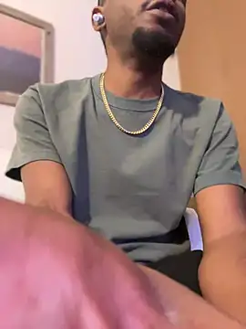 Snapshot of MobyDxck chatting on 01/10/25, 07:57 MobyDxck online show from 01/10/25, 07:57