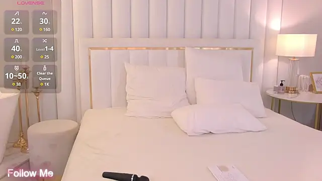 Snapshot of MaryReel chatting on 02/19/25, 12:57 MaryReel online show from 02/19/25, 12:57