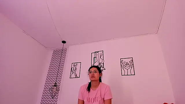 cloehonney online show from 10/28/25, 12:41