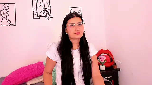 Snapshot of cloehonney chatting on 02/17/26, 07:09 cloehonney online show from 02/17/26, 07:09