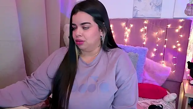 MiahJoness online show from 11/10/25, 10:31