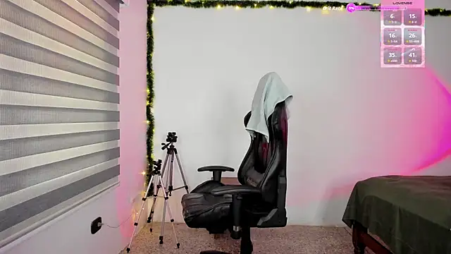 hollymollyxoxo online show from 06/16/26, 03:36