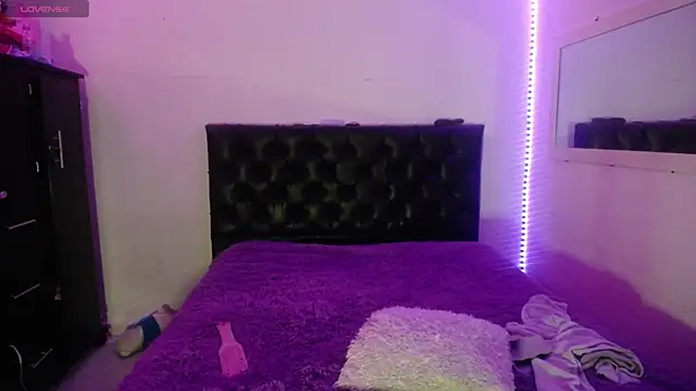 Laurenkenner  online show from 10/09/25, 08:07