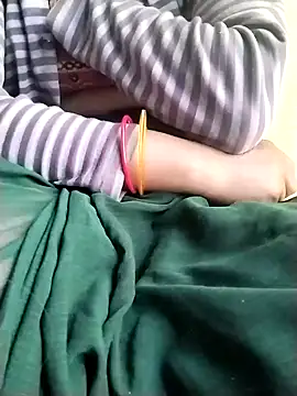 Snapshot of Cutkajal chatting on 01/11/25, 07:28 Cutkajal online show from 01/11/25, 07:28