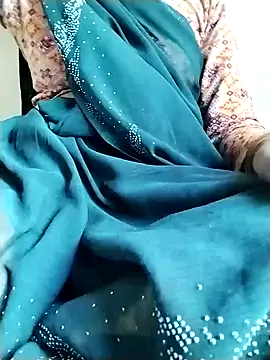 Snapshot of Cutkajal chatting on 01/21/25, 07:04 Cutkajal online show from 01/21/25, 07:04
