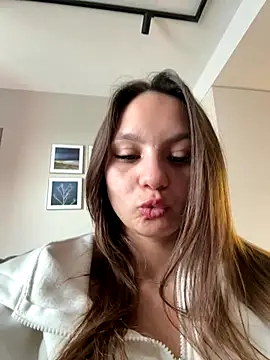 Snapshot of sweety_secret_ chatting on 10/06/25, 10:34 sweety secret online show from 10/06/25, 10:34