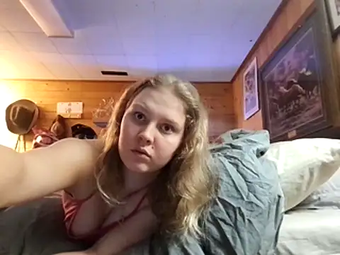 Snapshot of Ryan_and_Aurora chatting on 02/11/26, 01:21 Ryan and Aurora online show from 02/11/26, 01:21