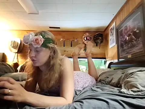 Ryan and Aurora online show from 06/04/26, 06:47