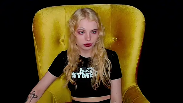 MisssLola online show from 09/15/25, 02:28