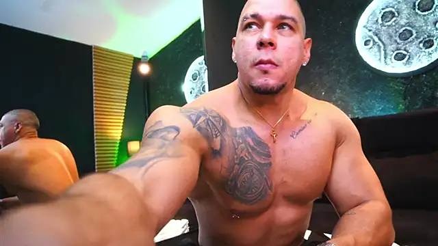 MassimoWalton2 online show from 10/01/25, 01:22