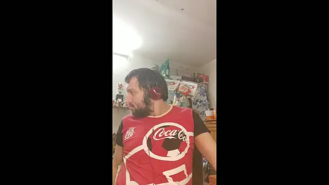 Snapshot of BISEXGOOD777 chatting on 02/10/26, 02:32 BISEXGOOD777 online show from 02/10/26, 02:32