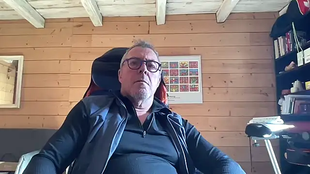 Snapshot of lelohop chatting on 01/15/26, 12:21 lelohop online show from 01/15/26, 12:21