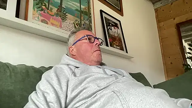 Snapshot of lelohop chatting on 03/31/26, 11:43 lelohop online show from 03/31/26, 11:43