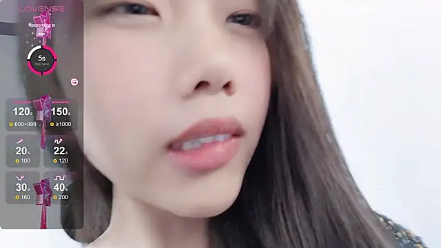 Snapshot of Lvy--v chatting on 12/23/24, 01:40 Lvy--v online show from 12/23/24, 01:40