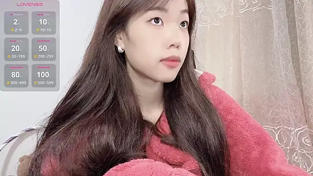Snapshot of Lvy--v chatting on 10/23/25, 10:41 Lvy--v online show from 10/23/25, 10:41