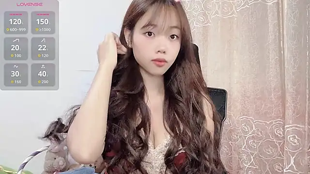 Snapshot of Lvy--v chatting on 11/29/25, 11:08 Lvy--v online show from 11/29/25, 11:08