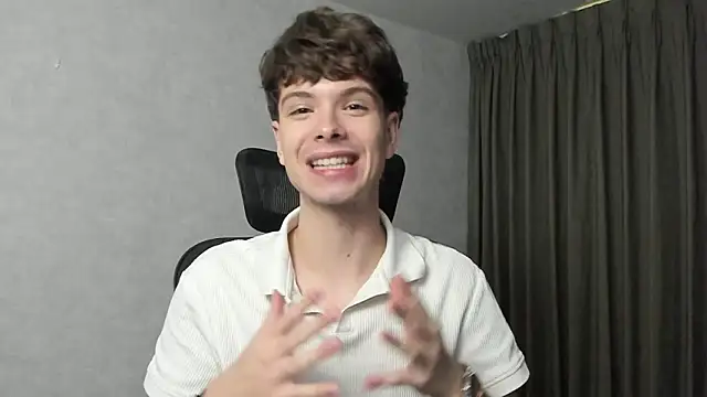 Snapshot of calvin_love_you chatting on 03/01/26, 05:15 calvin love you online show from 03/01/26, 05:15