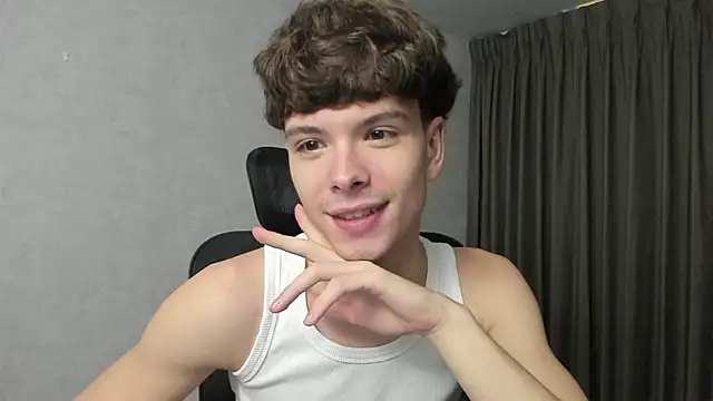 Snapshot of calvin_love_you chatting on 03/04/26, 05:08 calvin love you online show from 03/04/26, 05:08