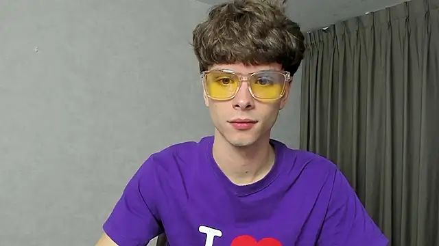 Snapshot of calvin_love_you chatting on 03/08/26, 05:17 calvin love you online show from 03/08/26, 05:17