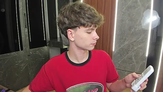 Snapshot of calvin_love_you chatting on 03/29/26, 05:13 calvin love you online show from 03/29/26, 05:13