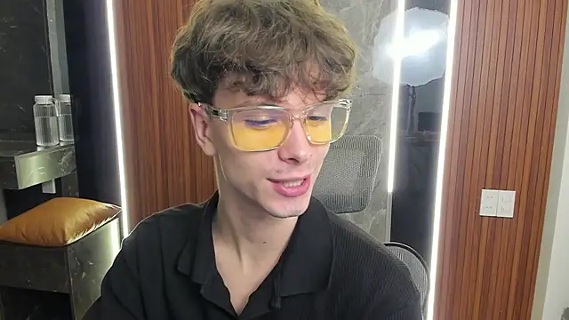calvin love you online show from 04/26/26, 05:10