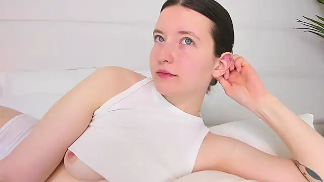 MoonAngelic online show from 03/07/25, 03:19