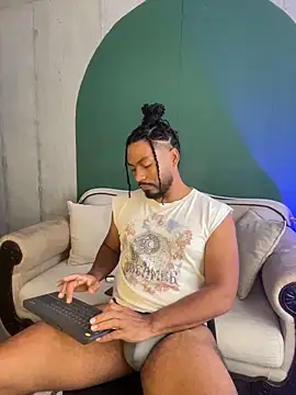 Snapshot of noah_jones__ chatting on 02/10/26, 04:44 noah jones online show from 02/10/26, 04:44