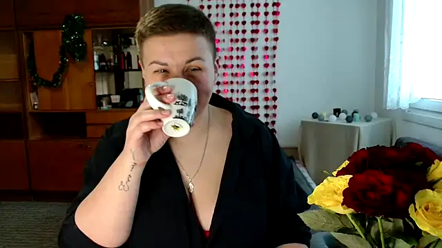 Annet1912 online show from 02/06/25, 09:22