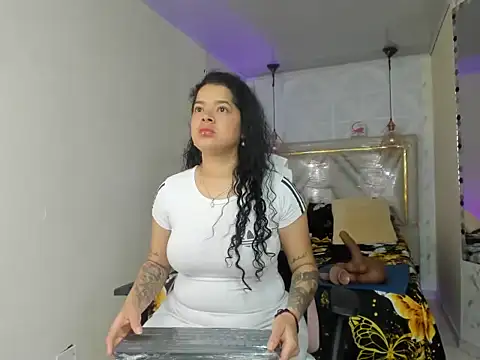 Snapshot of alexa-cooper- chatting on 03/21/26, 12:21 alexa-cooper- online show from 03/21/26, 12:21