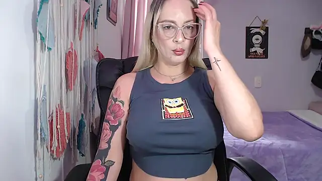 yulieth anamar online show from 02/25/25, 09:24